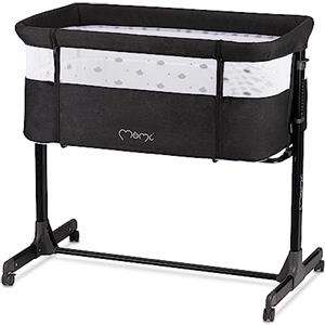 Momi REVO Lettino multifunzionale, con regolazione dell'altezza su 6 livelli da 72 a 82 cm, con rotelle, materassino incluso, cinghie di fissaggio, zanzariera e barra giochi