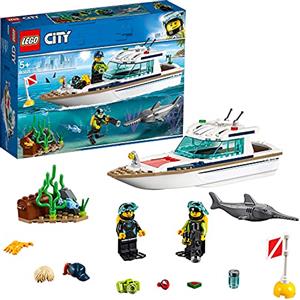 LEGO City Great Vehicles Yacht per Immersioni Subacquee con Minifigure dei Sub, Creature Marine e Pescespada, Set per Bambini dai 5 Anni in su, 60221