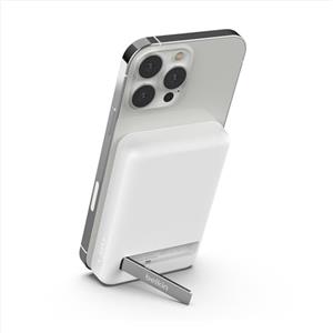 Belkin Batteria esterna wireless magnetica da 5.000 mAh, caricabatteria portatile con MagSafe, ricarica passante, uscita da 7,5 W, ingresso da 10 W, supporto estraibile, iPhone 16/15/14/13/12 - bianco