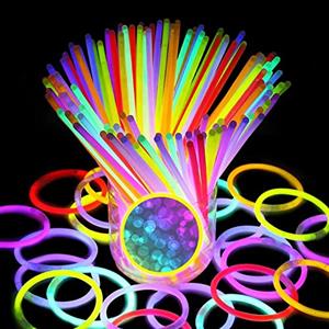 Naiocase Braccialetti Luminosi, Bracciali Luminosi Fluorescenti, 100Pcs Glowsticks con Connettori per Party, Feste, Carnevale e Halloween (Colori Misti)