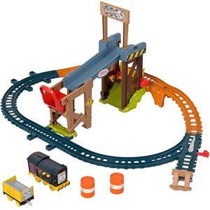 Thomas & Friends Il Trenino Thomas - Pista Cantiere di Diesel, set a tema cantiere con pista e 2 veicoli motorizzati, montacaricarichi e scivolo inclusi, giocattolo per bambini, 3+ anni, JBW20