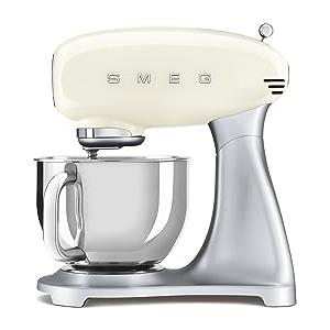 Smeg, Impastatrice Planetaria SMF02CREU, 10 Velocità, Smooth Start, Ciotola da 4,8 L, Sicurezza Blocco Motore, Frusta Filo, Frusta Piatta, Gancio e Coperchio Versatore in Dotazione, 800W, Panna