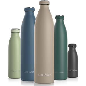 LARS NYSØM Borraccia Termica 1500ml in Acciaio Inox | Bottiglia isolata Senza BPA 1.5 litro | Bottiglia d'Acqua a Tenuta stagna per Sport, Bicicletta, Cane, Bambino, (Taupe Brown, XL 1500ml)