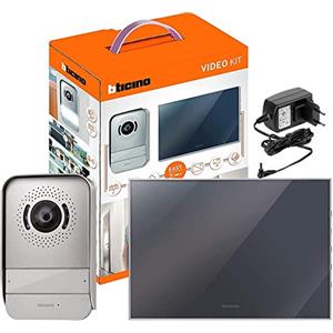 Bticino 317013 KIT VIDEOCITOFONO MONOFAMILIARE Plug-In 2 Fili con: 1 Pulsantiera Esterna con Campanello e Telecamera + 1 Monitor Interno a Specchio 7 a Colori Vivavoce, Espandibile per Bifamiliare