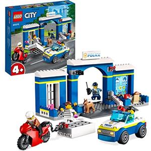 LEGO City Inseguimento alla Stazione di Polizia con Macchina e Moto Giocattolo, Prigione, Percorso ad Ostacoli, 4 Minifigure e Figura di Cane, Giochi per Bambini 60370