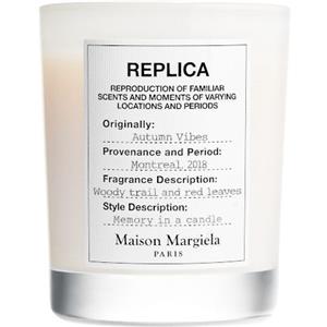 Maison Margiela Replica Autumn Vibes - Candela Profumata 165 g con Note di Cardamomo e Legno di Cedro