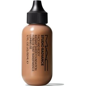 MAC Cosmetics Fondotinta Waterproof Studio Radiance Face & Body C4 - 50 ml, Coprenza Leggera e Finish Radioso