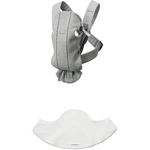 BabyBjörn Bundle of BabyBjörn Marsupio Mini Jersey 3D, Grigio chiaro + Bavaglino per Marsupio Mini, Bianco