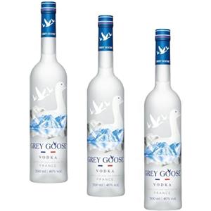 GREY GOOSE Premium French Vodka, Vol. 40%, 70 cl / 700 ml, pregiata vodka francese creata dal migliore grano monorigine francese e acqua sorgiva (Confezione da 3)
