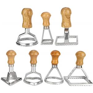 Tiiyee Set di Timbri Per Ravioli, Pressa Tagliapasta Sigillante Torte Carne Mattarello Stampo Impasto Gnocchi in Lega Alluminio con Manico Legno Strumenti Fai da Te Ravioli Biscotti Polpette 7 Pezzi