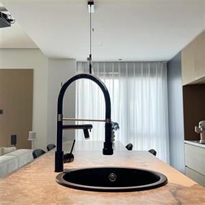 Timaco - Rubinetto da cucina per lavello ad alta pressione, con LED, con molla a spirale e blocco, doccetta estensibile, orientabile a 360°, miscelatore monocomando, nickel spazzolato
