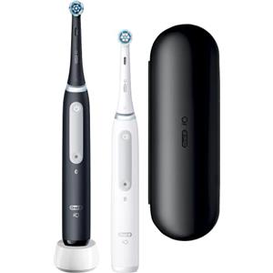 Oral-B iO - Set di 2 spazzolini elettrici, con tecnologia magnetica, 2 testine di ricambio, 4 modalità di pulizia per la cura dei denti, custodia da viaggio, progettato da marrone, nero opaco/bianco