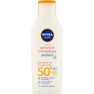NIVEA SUN Crema Solare Sensitive Immediate Protect FP50+ in flacone da 200 ml, Latte solare con Aloe Vera e Antiossidanti, Protezione solare contro le allergie solari