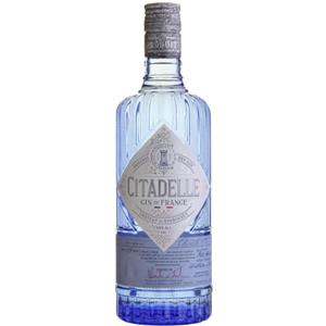 Citadelle Gin Citadelle, Gin Original Dry, 700ml, Ideale per Gin Tonic Premium, Note Floreali, Agrumate, Speziate, 19 Botaniche, Gin Artigianale Francese Distillato con Metodo con Fiamma Viva, Idea Regalo, 44% Vol.