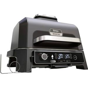Ninja Woodfire Barbecue Elettrico XL, Griglia Friggitrice ad Aria e Affumicatore 4 in 1 da Esterno, con Termometro a Sonda Digitale, Sistema di Cottura Intelligente Smart Cook, Grigio/Nero, OG850EU