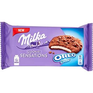 CANDYLO Milka, Cookie Sensations Oreo, Biscotto al Cacao con Goloso Ripieno di Crema Oreo e Pepite di Cioccolato al Latte, con Latte Alpino, Cacao Sostenibile, 156g (6 biscotti da 26g)