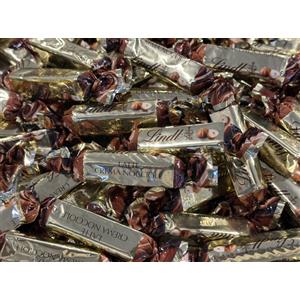 Lindt - Bastoncino di Cioccolato al latte e nocciole - 100 grammi