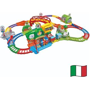 VTech Vroom Vroom Go - Avventure in Treno, Pista Trenino Elettrico con Ostacoli, Inclusa Locomotiva Motorizzata e Vagoni, 6 Zone Magiche, Lingua Italiana, Batterie Incluse, 1-5 Anni