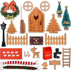 AOKITO Porta Elfo Natale Kit, Porticina Elfo Natale Legno Accessori, Porta Elfo Magica con Ghirlanda di Natale, Mini Albero Natale, Scopa, Stivali, Scala, Decorazioni Natalizie Regali per Bambini Set