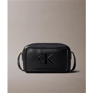 Calvin Klein Borsa a Tracolla Bold Camera Bag in Similpelle Nera con Logo CK Regolabile