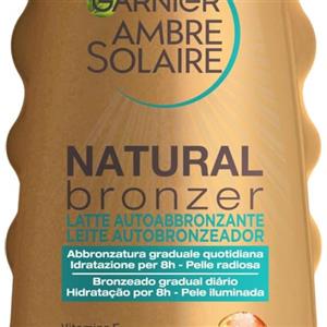 Garnier Latte Autoabbronzante Natural Bronzer, Per un'Abbronzatura Uniforme e Naturale, A Rapido Assorbimento, Azione Idratante e Levigante, Con Olio di Albicocca e Vitamina E, Ambre Solaire