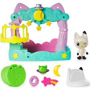DREAMWORKS GABBY'S DOLLHOUSE Gabby's Dollhouse, Set di Gioco Balcone dei Sogni di Pandy Paws, 8 Pezzi con Personaggi Giocattolo, Accessori per la Casa delle Bambole, Giocattoli per Bambine e Bambini, 3+ Anni