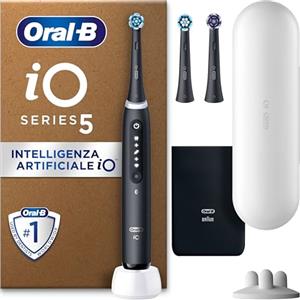Oral-B Spazzolino Elettrico Ricaricabile iO 5 Nero, 1 Spazzolino Elettrico Oral B, 3 Testine di Ricambio, Custodia Da Viaggio, Pulizia Denti Efficace