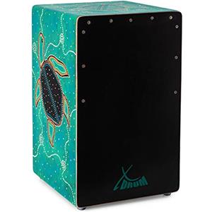 XDrum Design Series Cajon "Turtle" - Cajon da designer dipinta a mano con tartarughe in Dot Art - Porta bassi integrato - Corpo in HPL (High Pressure Laminate) - Snare fissa installata