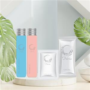 Guestcare Kit Cortesia B&B Hotel Bagno Monouso 200 pezzi: 50x Shampoo Flacone 30ml 50x Igiene Intima Bustina 10ml 50x Bagnoschiuma Flacone 30ml 50x Sapone Rettangolare per Set Cortesia Bagno B&B Albergo