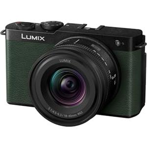 Panasonic Lumix DC-S9NE-G Videocamera mirrorless Full Frame Open Gate per vlogging, 24,2 MP, video 6K/4K, PDAF 779 punti, stabilizzazione dell'immagine,WiFi, Verde, con S-R1840E 18-40mm S Obiettivo