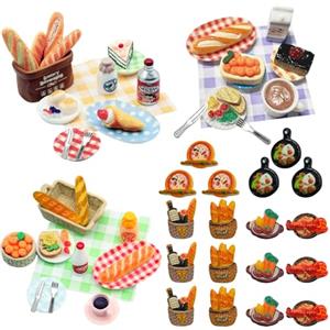 AYSYR Accessori in miniatura per cibo e bevande, 61 pezzi, decorazione per la casa delle bambole, accessori natalizi per mini cucina, accessori per la casa delle bambole in miniatura per giochi di ruolo