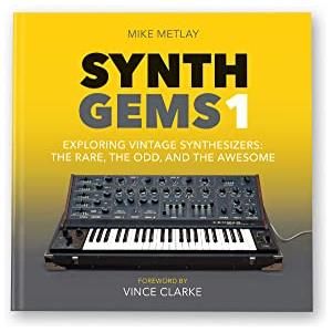 Bjooks Synth Gems 1 Libro illustrato con copertina rigida sui sintetizzatori vintage con foto, articoli di approfondimento e storia cronologica degli strumenti elettronici dal 1970 al 2000
