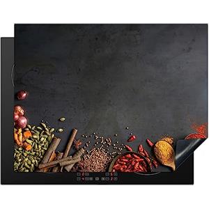 KitchenYeah© Copri Piano Induzione 77x59 cm Cucina Coprifornelli Copertura Protezione Cottura Tutto per la Cucina Erbe - Cibo - Spezie - Nero - Pepe - Cannella