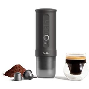 OutIn Nano Macchina da caffè espresso elettrica portatile, caffettiera da viaggio per il campeggio, caffettiera da auto auto-riscaldamento con USB-C, con caffè macinato e capsula NS