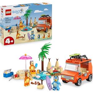 LEGO Bluey: Vacanza sulla Spiaggia della Famiglia di Bluey con Macchina Giocattolo, 3 Minifigure tra cui Bingo e Chilli, 2 Surf, Castello di Sabbia e Accessori - Regalo per Bambini 4+ Anni - 11202