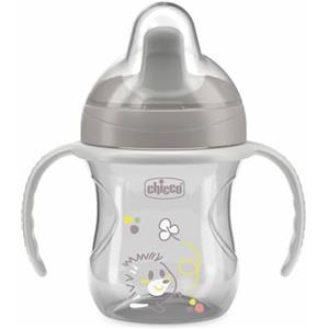 Chicco Training Cup, in Plastica Un Bicchiere Antigoccia Bambini, Una Tazza per Imparare a Bere, Beccuccio Ergonomico Semi-Soft, Valvola e Manici Rimovibili, 6 Mesi+, Senza BPA, Grigio
