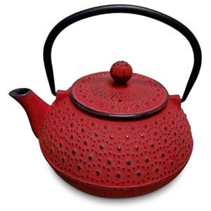 H&H Teiera in Ghisa Smaltata 0,80 L con Filtro in Acciaio Inox, Colore Rosso, Adatta a Tutti i Piani Cottura, Incluso Induzione