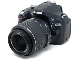 Nikon D5200 Fotocamera Digitale SLR, 24.1 Megapixel, Display TFT da 3 Pollici, Kit incluso Obiettivo AF-S DX 18-55 mm VR [Versione EU]