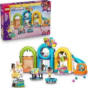 LEGO Friends Parco Giochi al Coperto - Gioco Creativo con Scivolo, Piscina di Palline, Giostra, Snack Bar, 3 Mini Bamboline e Accessori - Regalo di Compleanno per Bambine da 7 Anni in su - 42686