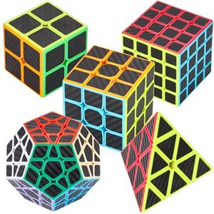 Coolzon Speed Cube Set, 5 Pack Magic Cubes 2x2 + 3x3 + 4x4 + Pyraminx + Megaminx Cubo Magico per Bambini Adulti Puzzle Cubes con Adesivo in Fibra Carbonio