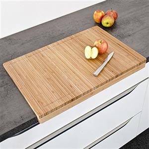 BAKAJI Tagliere Grande con Bordo, Piano di Lavoro in Legno di Bambu, con scanalatura Anti-Goccia, Ideale per Tagliare Tritare Verdura Carne e Alimenti, Colore Bamboo Naturale (45 x 35 cm)