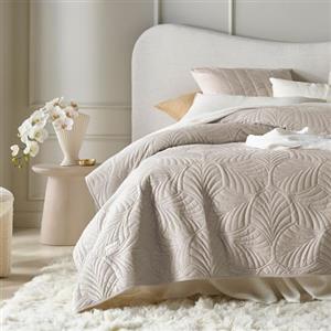 ROOM99 Feel Elegante copriletto in beige, 200 x 220 cm, versatile come copriletto o copridivano, coperta per letto e divano, trapunta stile ideale come bedspread velluto
