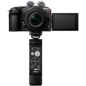 Nikon Z30 Vlogger Kit + Lexar SD 64GB 800x Fotocamera Mirrorless, CMOS DX da 20.9 MP, LCD Angolazione Variabile, Registrazione fino a 125min, Video 4K, Nero [Nital V.I.P.: 6 anni di garanzia]