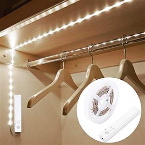 OriFiil Luce per Armadio, 2M Striscia LED con Sensore di Movimento, 6000K Strip LED a Batteria per Camera da Letto, Scale, Corridoio, Cucina, Guardaroba