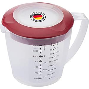 Westmark Caraffa graduata con paraschizzi, coperchio e beccuccio, Plastica, Capacità: 1,4 litri, Helena, Trasparente/Rosso, 3105227R