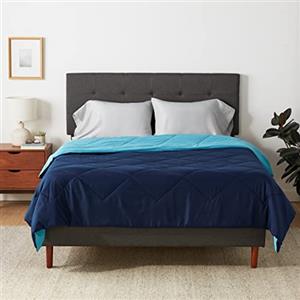 Amazon Basics Trapunta Invernale Matrimoniale Reversibile in Microfibra, 220 x 240 cm, blu navy/azzurro cielo