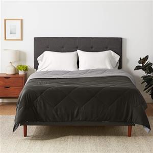 Amazon Basics Trapunta Invernale Matrimoniale Reversibile in Microfibra, 220 x 240 cm, grigio/nero