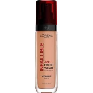 L'Oreal Paris L'Oréal Paris Fondotinta Liquido Infaillible 32H, Coprente a Lunga Tenuta con Protezione Solare SPF25, Formula Waterproof e Idratante, Tonalità: 300 Ambre
