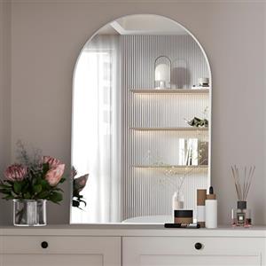NEUWEABY Specchio da parete ad arco per bagno, 50 x 75 cm specchio ad arco da parete con cornice in metallo, pecchio da vanità argento，decorazione per camino, camera da letto, soggiorno